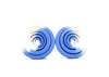 Pendientes artesanales de arcilla polimérica en con degradado de azul a blanco. Adorno en forma circular con distintas alturas. Imagen-2